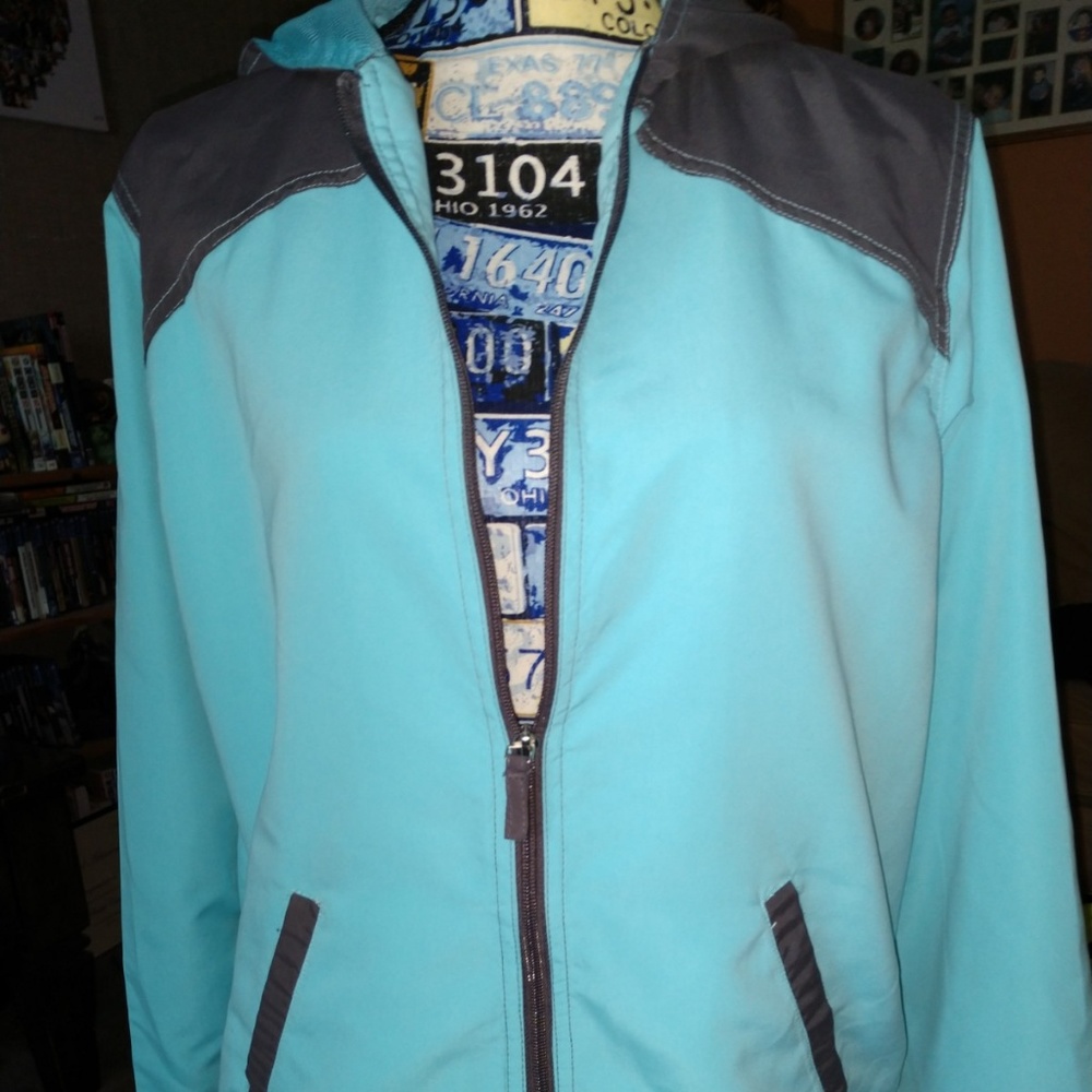 SUPER NICE GREEN & GRAY WORKOUT JACKET - SIZE L